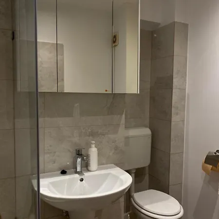 Cosy 1-bedroom In Obor - Metro