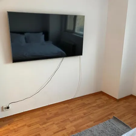 Cosy 1-bedroom In Obor - Metro Apartmán *